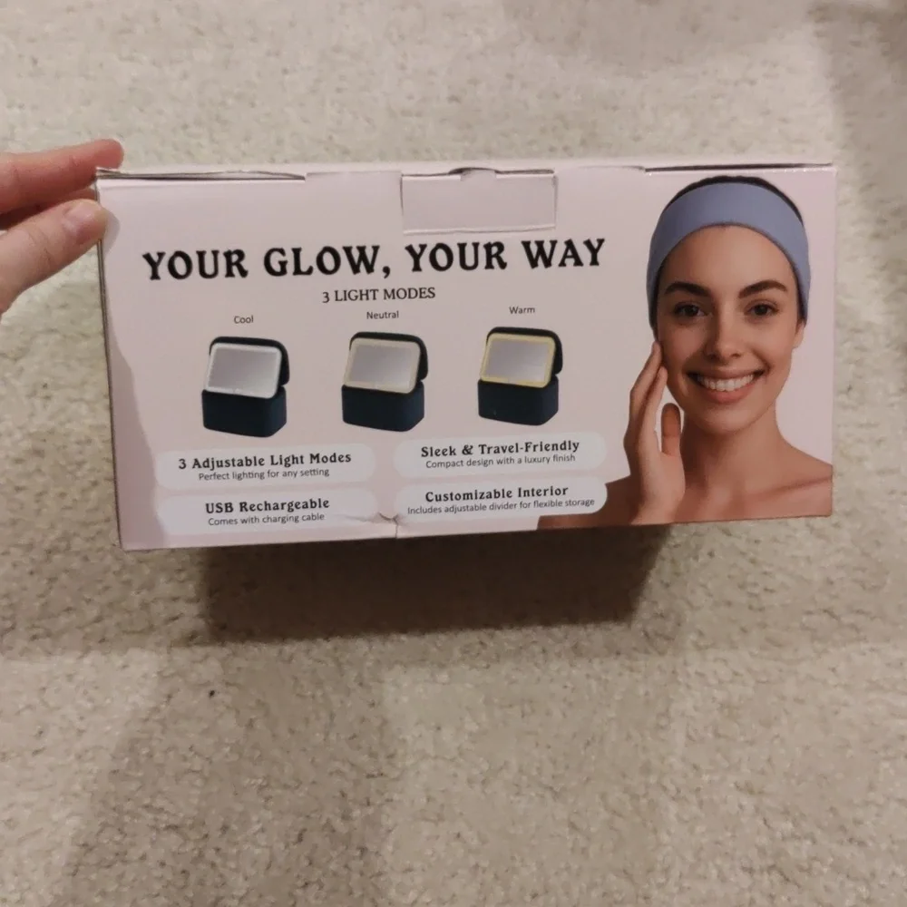 New!Lighted Makeup Case USB-C Charging, LED Mirror New In Box